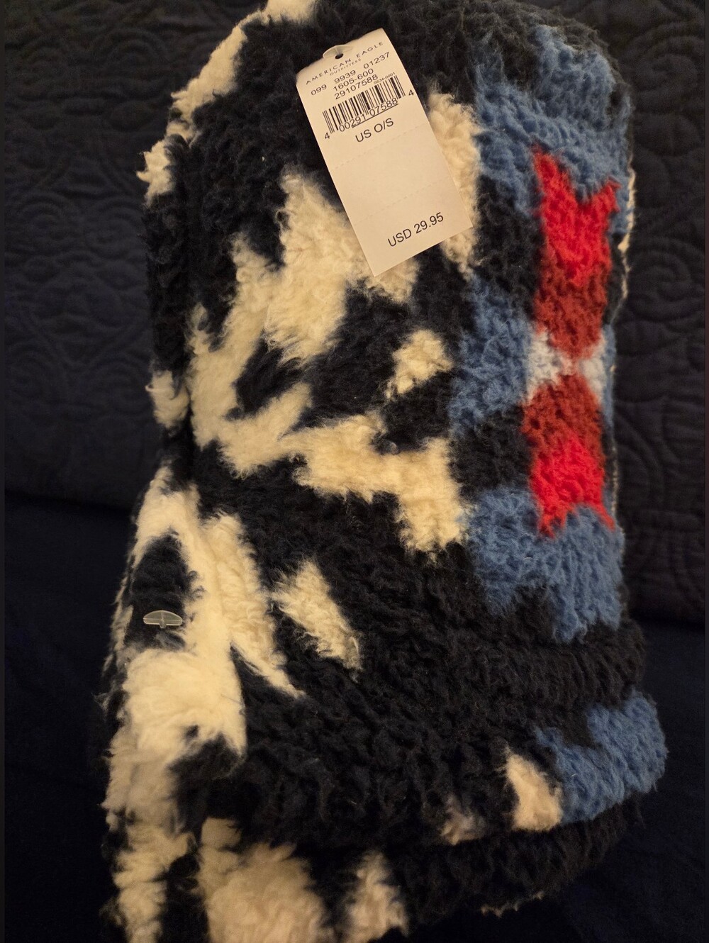 NWT American Eagle Outfitters Soft Fleece Throw Blanket – Red, White & Blue